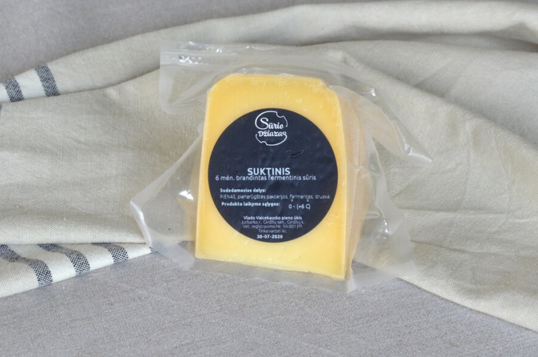 Brandintas fermentinis sūris be priedų „Suktinis“ 47 % riebumo