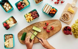 Pietūs mokyklai pietų dėžutėse