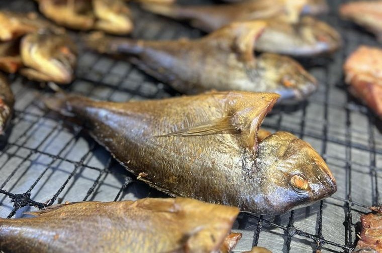 Karštai rūkyta dorada