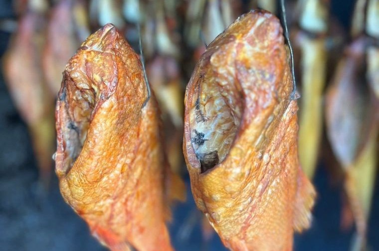 Karštai rūkytas jūros ešerys