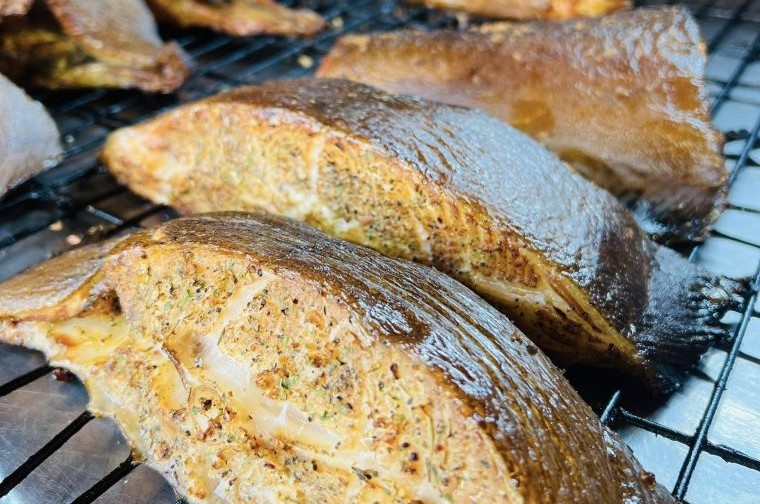 Karštai rūkytas paltuso gabaliukas